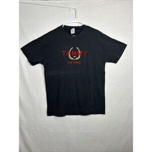Vintage 90s/Y2K Tommy Hilfiger Las Vegas Front Hit Black T shirt Size Large 1030